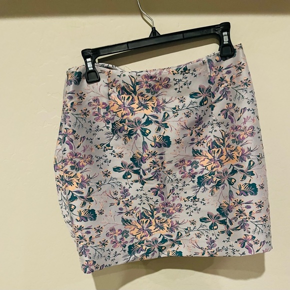 Zara Women’s Floral Feminine Flirty Ruched Ruffle Mini Skirt Size Medium - Picture 5 of 5